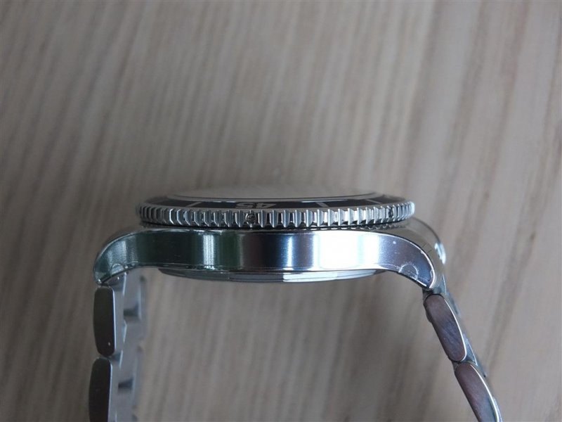 Breitling Superocean II 42 Men's A17365D1-C915-161A Watch - Case Side