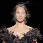 After 25 Years, Christy Turlington Returns to Marc Jacobs 2019 Runway - Featured Image