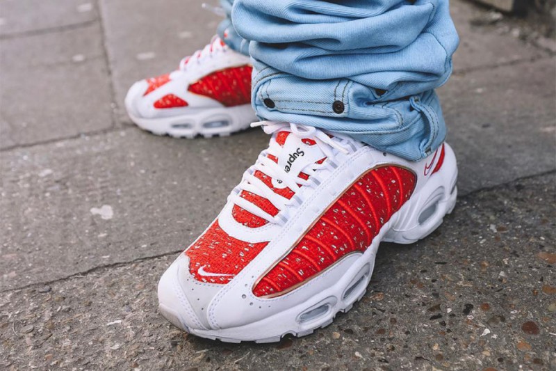 supreme-x-air-max-tailwind-4-university-red-10