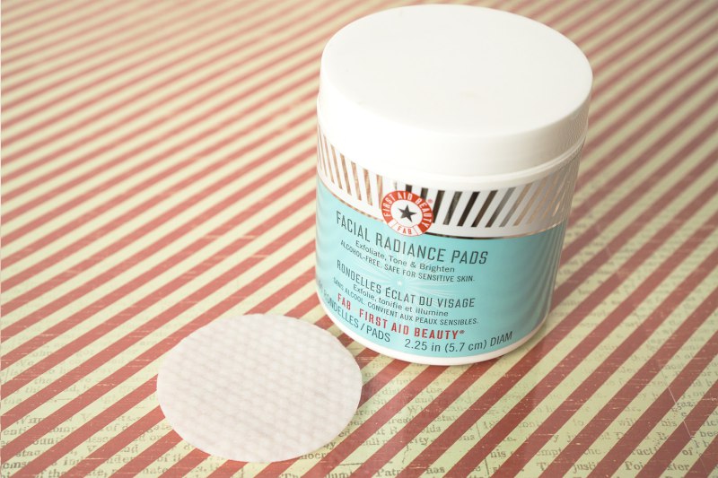 First Aid Beauty Facial Radiance Pads 1